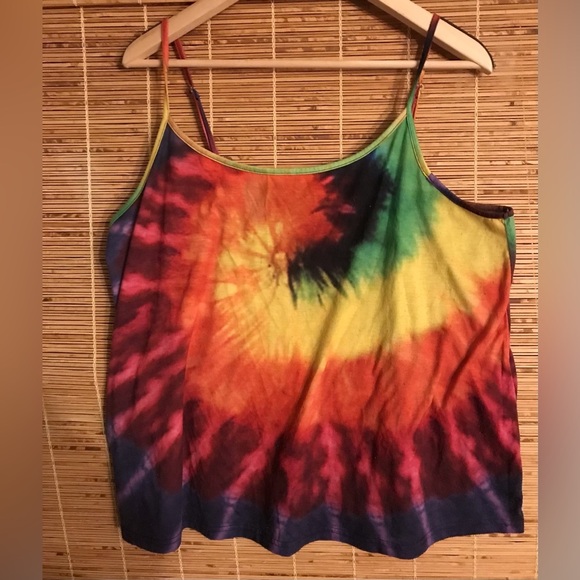 Fun Set of 3 Tie Dye Tops Sizes Misc - Picture 11 of 13